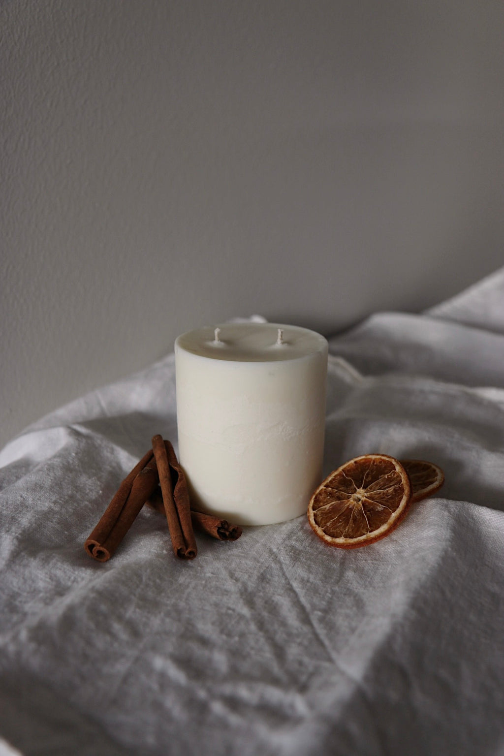 SCENTED CANDLE: NOËL (SEASONAL)